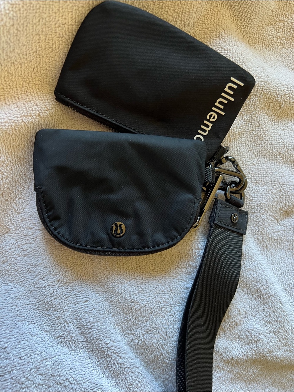 lululemon athletica Black Key & Card Holder Duo with Detachable Strap